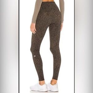 ALO high wasted Vapor leggings leopard